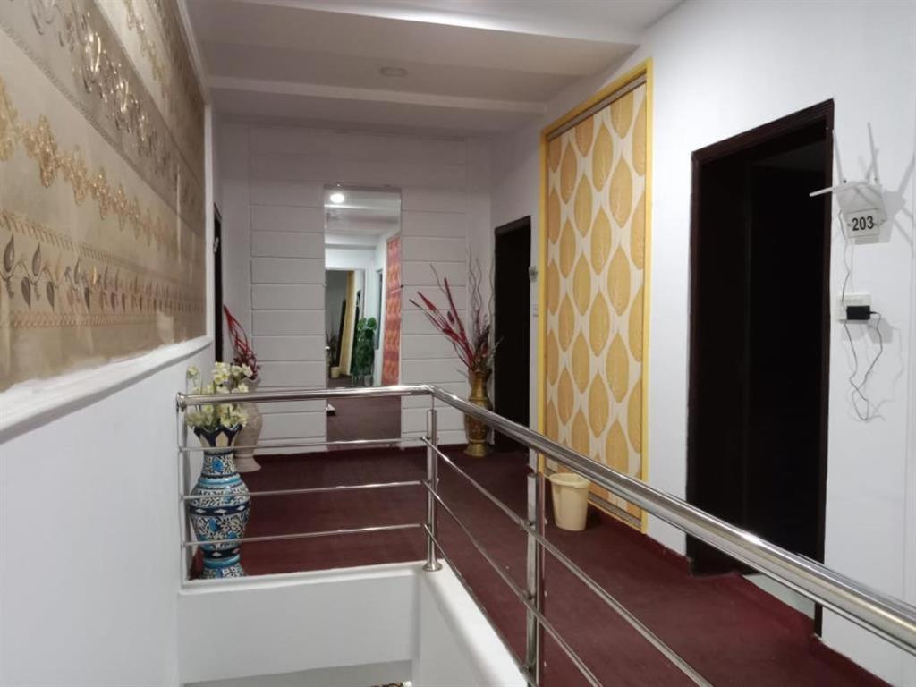 Helen One Hotel ลาฮอร์ ภายนอก รูปภาพ